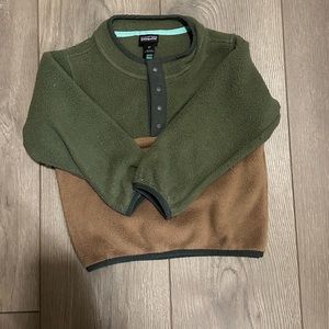2T green Patagonia fleece